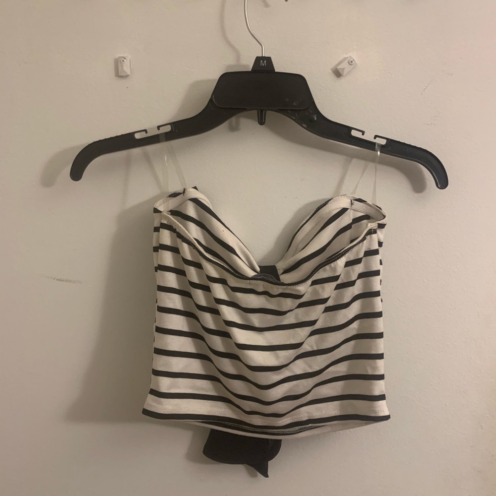 Crop top - Picture 2 of 3